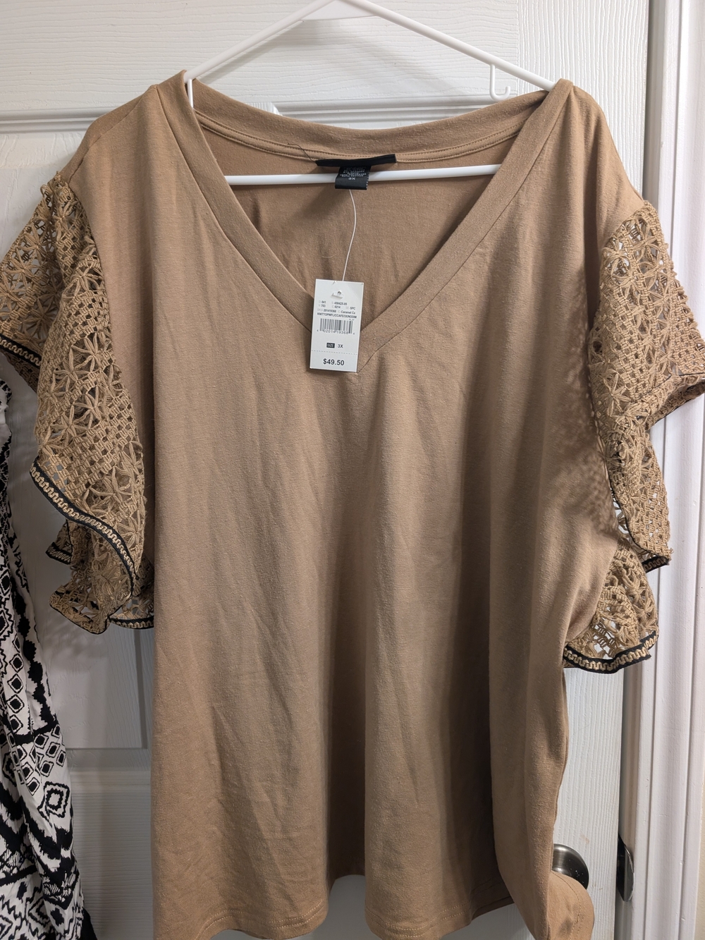 Women’s V-Neck Crochet Sleeve Top — Beige New With Tags 3x